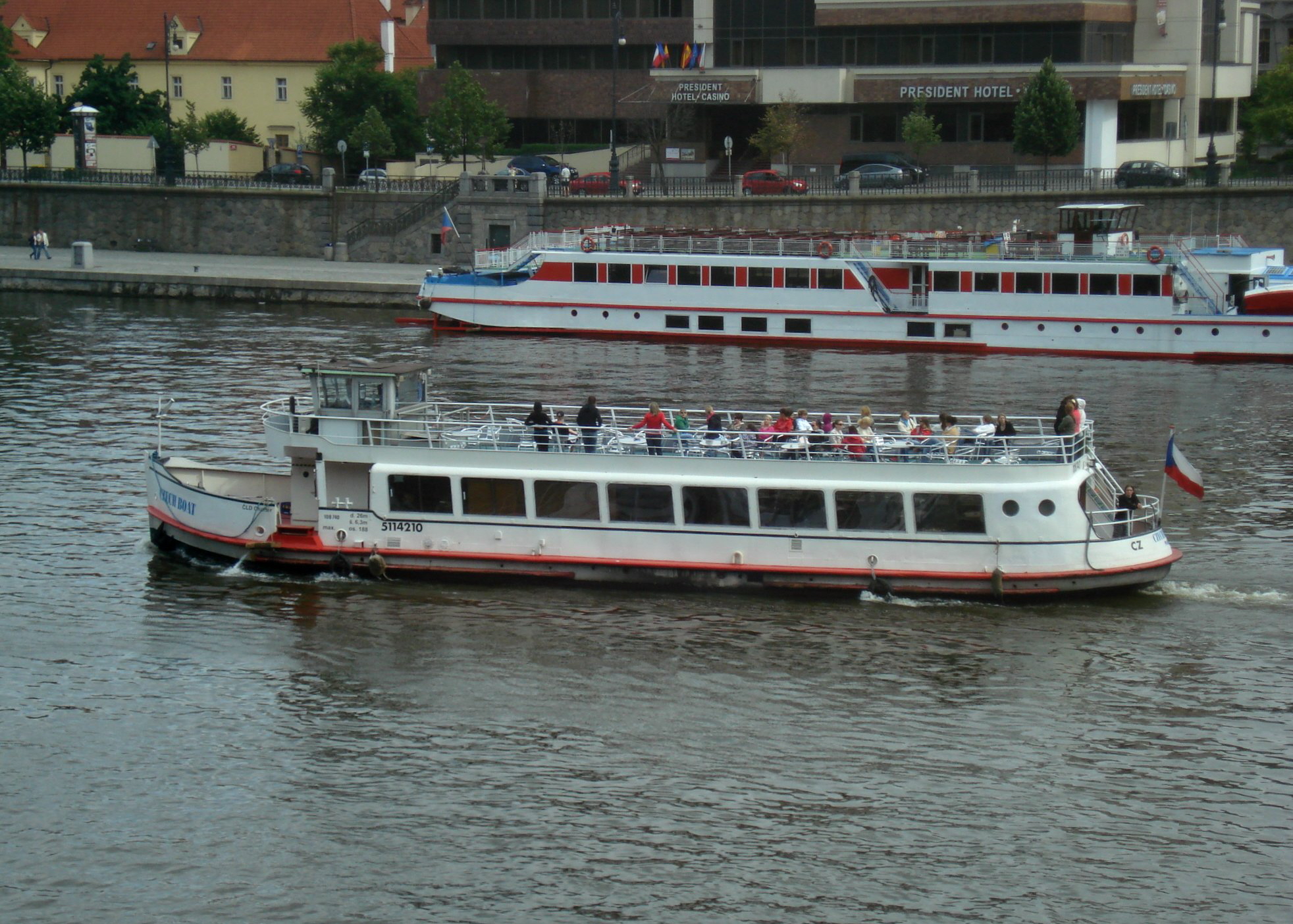 Chech Boat 002 am 18.6.2010 in Prag_1