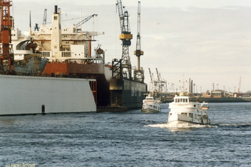 Typschiffe auf der Elbe 003 im März 1989_1