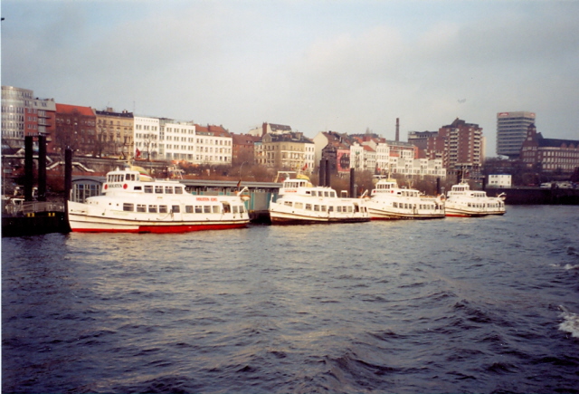 Betriebshof Fischmarkt 002: Typschiffe im Februar 1998