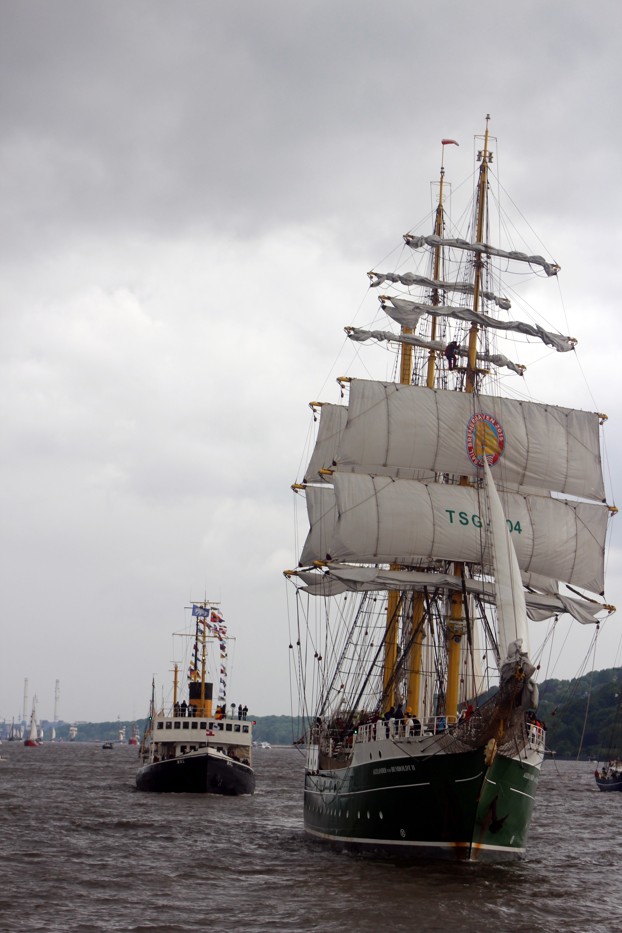Einlaufparade zum 825. Hafengeburtstag am 09.05.2014_3