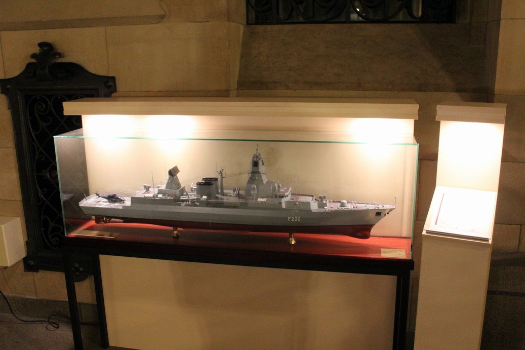 Modell der Fregatte HAMBURG _1