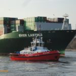 ZP BOXER (IMO 9597355) assistiert EVER LASTING  (IMO 9595450) am 1.3.2013_1