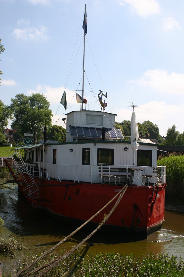Theaterschiff "Batavia" in Wedel am 24.06.09_1