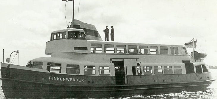 HADAG-Hafenfähre FINKENWERDER auf einer ihrer ersten Testfahrten in den 1950er Jahren