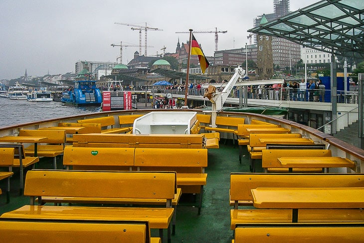 Offenes Oberdeck auf der HADAG-Fähre KIRCHDORF