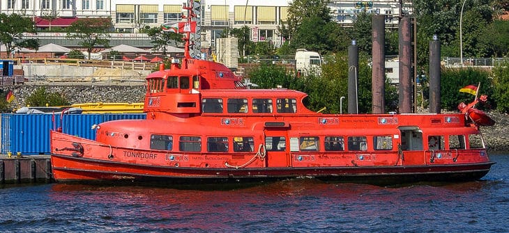 Die ehemalige HADAG-Hafenfähre TONNDORF in Hamburg
