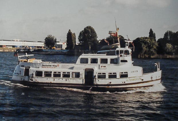Die ehemalige HADAG-Hafenfähre STEINKIRCHEN 1997 als ALTENWERDER