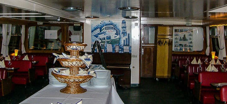 Restaurant in der ehemaligen HADAG-Fähre BERGEDORF