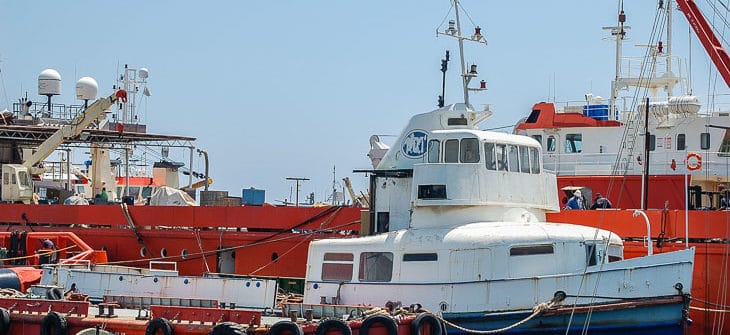 Die ehemalige HADAG-Hafenfähre ALTONA mit abgetrennten Aufbauten auf Zypern