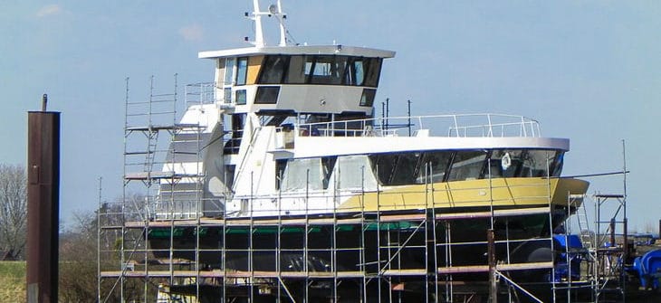 HADAG-Hafenfähre HAMBURGENSIE auf der Baufwerft in Oortkaten