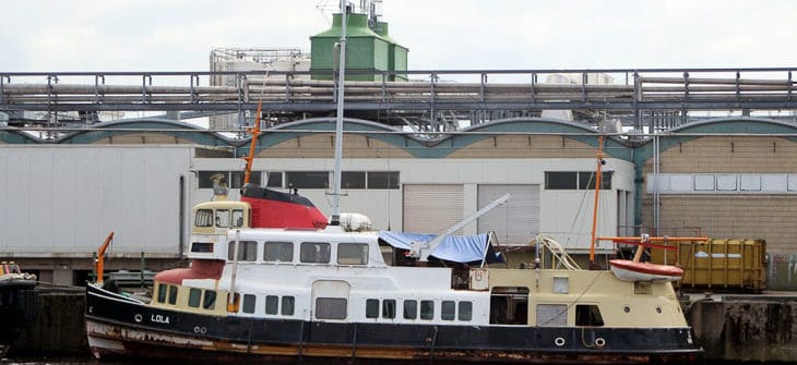 Die ehemalige HADAG-Hafenfähre SCHULAU als LOLA in Cuxhaven